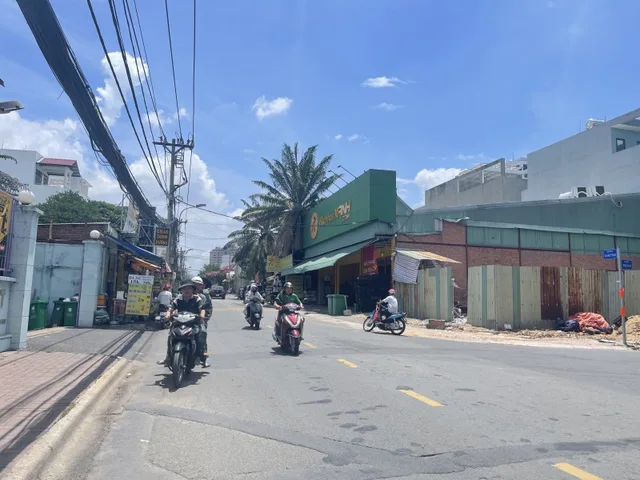 BÁN ĐẤT ĐƯỜNG QUANG TRUNG, TĂNG NHƠN PHÚ B - 273m2 - GIÁ 20.9 TỶ TL