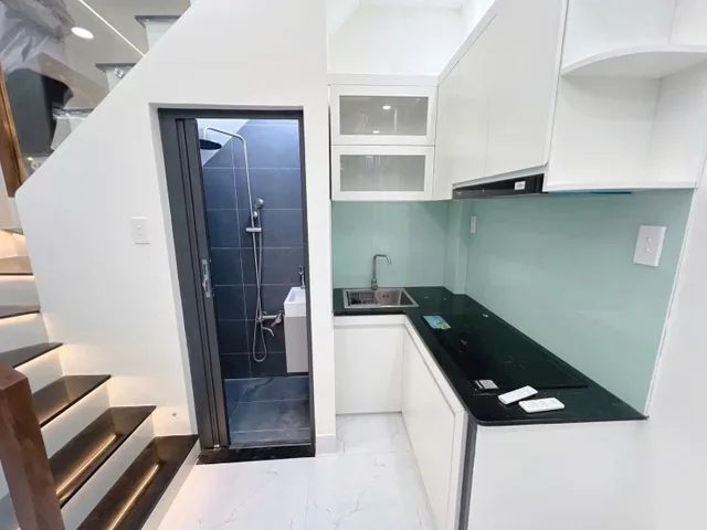 Bán Nhà CMT8 , phương Tân Sơn Nhất, 22m2 4ty2 TL