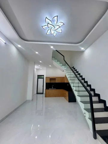 Bán nhà đường Trường Lưu . P Long Trường. Tp. HCM Giá 4ty8 TL