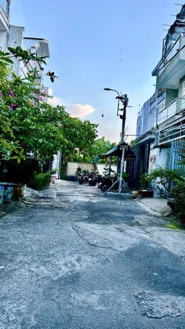 Nhà 5x16m Bà Điểm - Trệt 1 Lầu Kiên Cố - 50m Ra Nguyễn Ảnh Thủ - Giá 3,6 tỏi