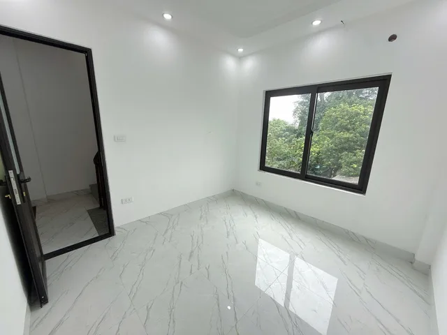 CHƯA ĐẾN 3 TỶ – SỞ HỮU NGAY NHÀ 3 TẦNG 1 TUM TẠI PHƯỜNG CHƯƠNG MỸ 
 Nhà đẹp xây kiên cố, thiết kế hiện đại
 Vị trí thuận tiện, dân cư đông đúc, an ninh tốt
 Di chuyển dễ dàng, gần chợ – trường – trục chính
 Công năng đầy đủ, chỉ việc xách vali về ở
 