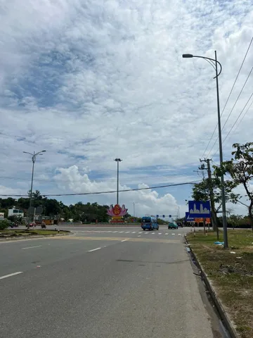 GẤP ĐẤT TÁI ĐỊNH CƯ NGAY VÒNG XOAY VĨNH THÁI - CẠNH VÕ NGUYÊN GIÁP NHA TRANG
- Dt: 120m, ngang 6m