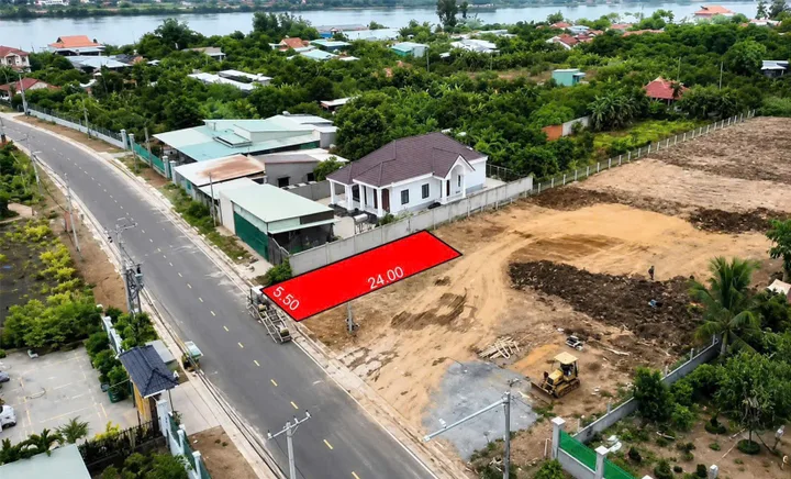 💥Hott !!Đất nền ven Sông Giá F0 cho nhà đầu tư nằm ngay Mặt tiền Hương Lộ 15 - Giá full 980tr/nền - Còn Thương Lượng