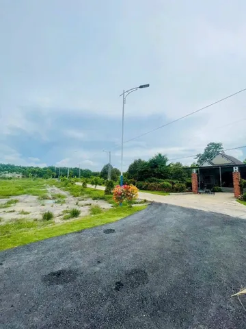 KẸT TIỀN BÁN GẤP 450M2 ĐẤT THỔ CƯ MT ĐƯỜNG NHỰA LỚN SÁT BÊN CHỢ, TRƯỜNG HỌC DÂN ĐÔNG BUÔN BÁN SẦM UẤT. GIÁ 540TR