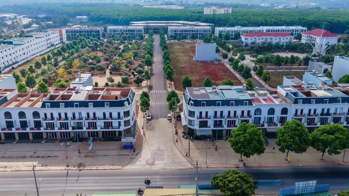 Nhà mặt tiền đường Hà Huy Tập giá tốt