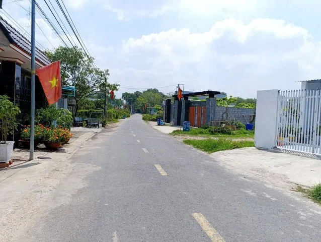 Bán lô đất nhiều tiện ích dân đông sầm uất 208m2 có sẵn 100m2 thổ cư ở Phú Giáo Bình Dương cũ