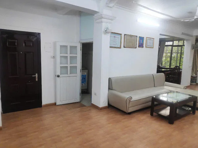 CHO THUÊ CĂN HỘ TẬP THỂ LÁNG HẠ, ĐỐNG ĐA, NHÀ ĐẸP SẴN NỘI THẤT, 3 NGỦ
