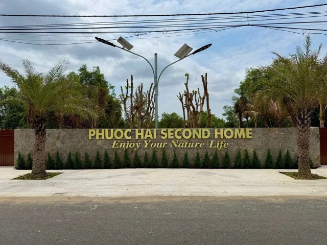 CHỦ GỬI BÁN NỀN ĐẤT NGAY QUẢNG TRƯỜNG PHƯỚC HẢI GIÁ BÁN 1 TỶ 95 ngang 10 mét dài 23 có 160 mét thổ cư