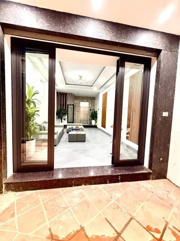 Bán Nhà Trần Thái Tông. Cầu Giấy. Thang Máy. Ô Tô. Vỉa Hè. DT 42m2. MT 3.8m. Giá 16.4 Tỷ.