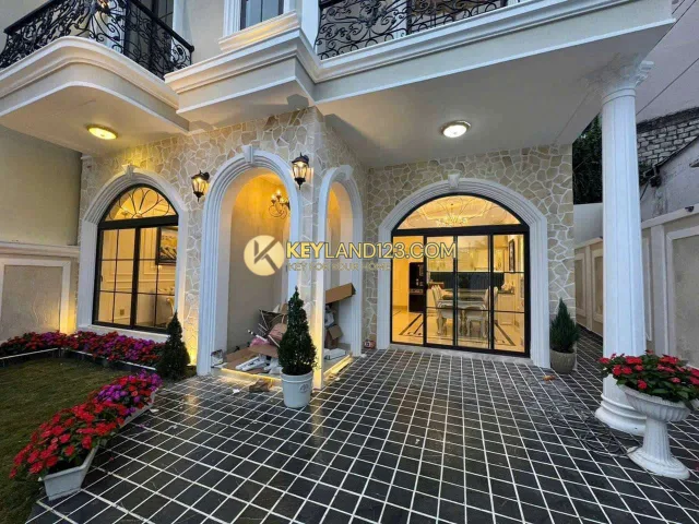 BÁN VILLA MẶT TIỀN ĐƯỜNG NGÔ THÌ NHẬM , P4 , ĐÀ LẠT