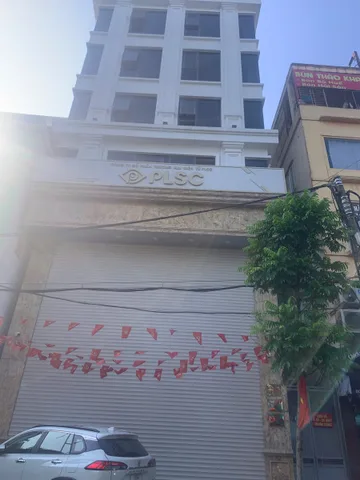 Cho thuê nhà mặt phố Đào Tấn diện tích 160m x 4 tầng, mặt tiền 7m, thang máy, nhà mới