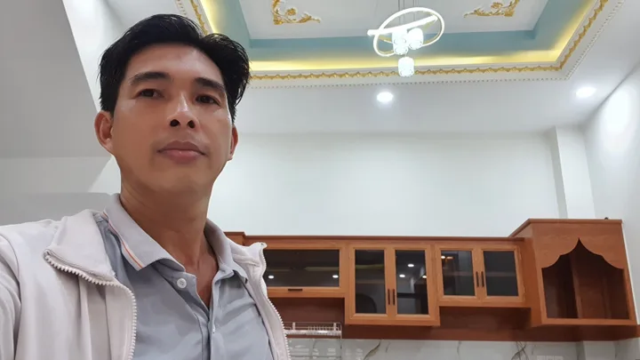 Nhà 3 tầng Bình Tân,chỉ 5 đồng hơn,sát chợ Hồ Văn Long,4 pn,ngang 5m1, nở hậu 6m3,nội thất cc