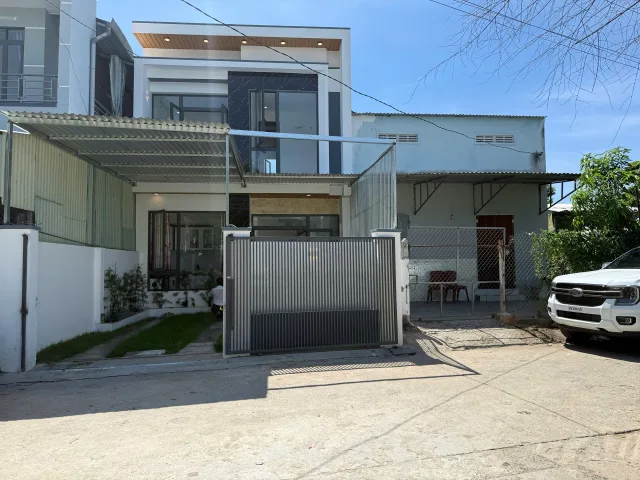 ✅Bán nhanh nhà mới xây - trung tâm xã Diên Khánh - Diên Khánh 1,780 tr 

- Diện tích : 72,8m ngang 6m thiết kế hiện đại 
- DTXD: 84,5m m ,  1 trệt 1 lầu gồm 2 phòng ngủ, 2 wc, phòng thờ, sân đậu xe oto