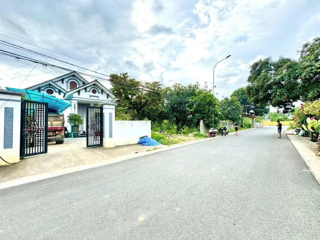 214m - mặt tiền KD 8m - đường liên xã - gần KCN Nhuận Trạch, Lương sơn - giá đầu tư