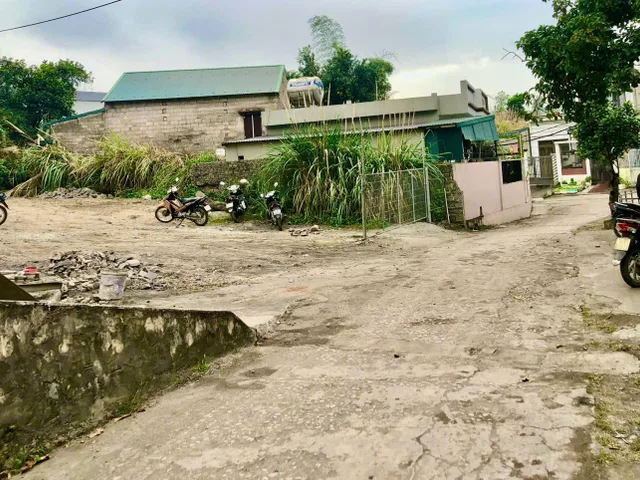 BÁN ĐẤT SAU MOONG Y TẾ HÀ LẦM,THÔNG CẦU VINH QUANG,OTO ĐỖ CỬA,HẠ LONG