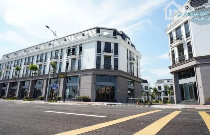 🏡 BAN NHÀ PHỐ EASTERN PARK – THẠCH BÀN GARDEN CITY - VIEW VƯỜN HOA 
🔹 Diện tích: 128m²
🔹 Mặt tiền: Hơn 5m