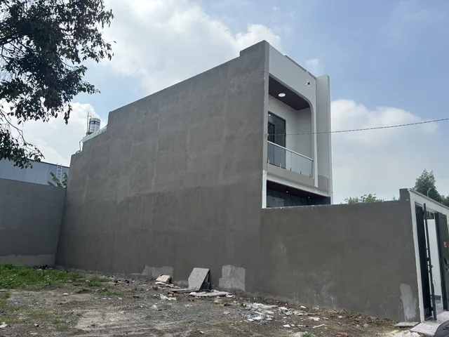Nhà phố, DT 100m2, nhà có vỉa hè trước nhà 3m cây xanh. Dân cư yên tĩnh( Tri thức)
