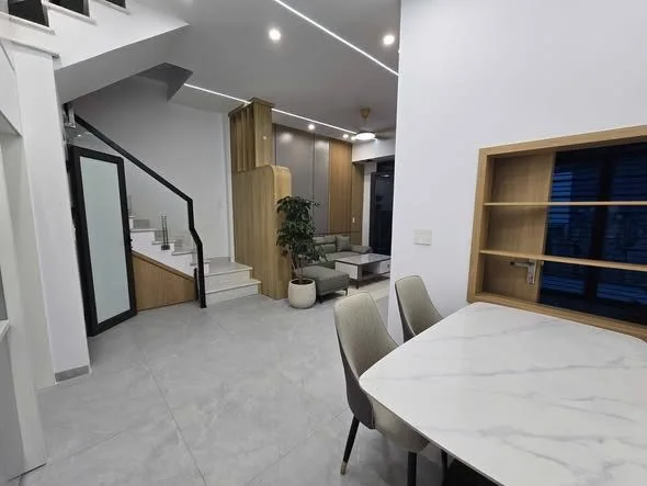 NHÀ 3 TẦNG LÔ GÓC , đường nhựa thông– Ô TÔ ĐI LẠI THOẢI MÁI - LH 0398787284