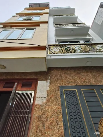 🔥 NHÀ ĐẸP PHÚ DIỄN – 39M² x 5 TẦNG, THANG MÁY, 6PN, 2 THOÁNG, Ô TÔ ĐỖ CỬA, 10.5 TỶ 🔥

📞 Nga: 0982 318 676