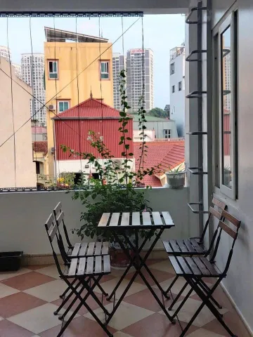 Tây Hồ- 5 Tầng- 4 Ngủ -Nhà mới- Nội thất cơ bản- Gần bãi ô tô- Di chuyển thuận tiện.