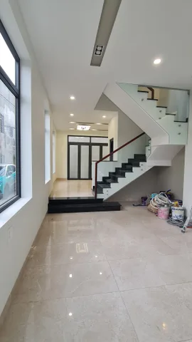 Nhà 2 mặt tiền, Sổ hồng riêng, 8,6 tỷ, trung tâm Phường Thủ Đức mới
