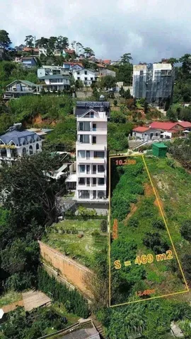 🌲🌲🌲ĐẤT BIỆT THỰ ĐƯỜNG KHE SANH - TP ĐÀ LẠT
💥💥GIÁ:  12.5 TỶ GIẢM CÒN 8.6 TỶ
----- Diện tích: 469.87m2 (ODT: 238m2), mặt tiền: 10.23m. 
* Vị trí: cách Hồ Xuân Hương khoản 2.5km. Khu vực tập trung nhiều khách sạn, biệt thự, quán cafe view, điểm checkin du