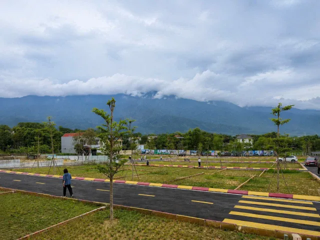 Chính Chủ Em Có Lô Góc 2 Mặt Tiền Cần Thanh Khoản. Kinh Doanh Được Luôn. Nằm Trên Trục Đường Lớn