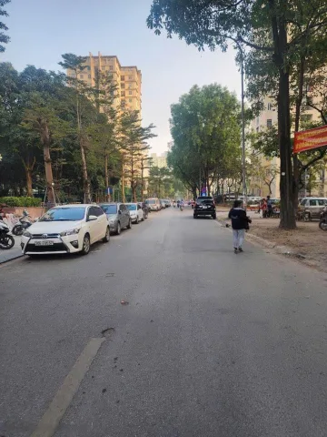 GIẢM CHÀO 400 TRIỆU – SÁT KĐT VẠN PHÚC, PHÂN LÔ VỈA HÈ, Ô TÔ TRÁNH