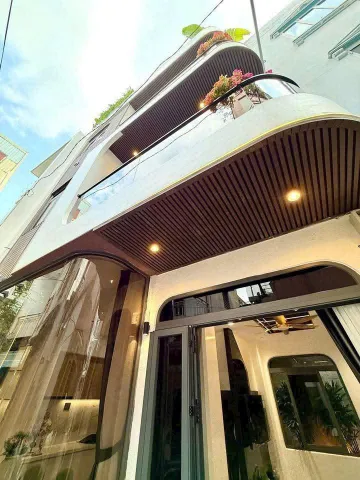 Chính chủ cần bán nhà gấp giá bình dân gần MT Trần Bình Trọng, P.1, Q.10 – 106m2 giá 5tỷ590r. Sổ chủ giữ.