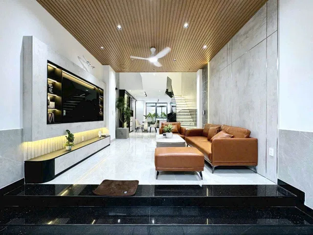 BÁN GẤP NHÀ 3 TẦNG 72M² - NỞ HẬU 5M - TẶNG NỘI THẤT CAO CẤP - GIÁ CỰC TỐT
