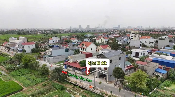 🏡 CHÍNH CHỦ BÁN ĐẤT HOA ĐỘNG – THỦY NGUYÊN, HẢI PHÒNG.l/h:076.231.9990 em Thúy

📍 Diện tích: 98,5m²
📐 Mặt tiền: 4,5m
🚗 Đường trước đất rộng 7,5m, ô tô tránh nhau thoải mái.

✨ Ưu điểm nổi bật:
✅ Vị trí đẹp, nằm trong khu dân cư đông đúc, văn minh.