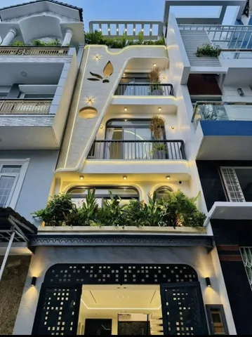 Bán nhà giá siêu hời 4,5 tỷ/82m2 tại Lê Thị Hồng,Gò Vấp.SHR,sang tên công chứng ngay,có NH cho vay