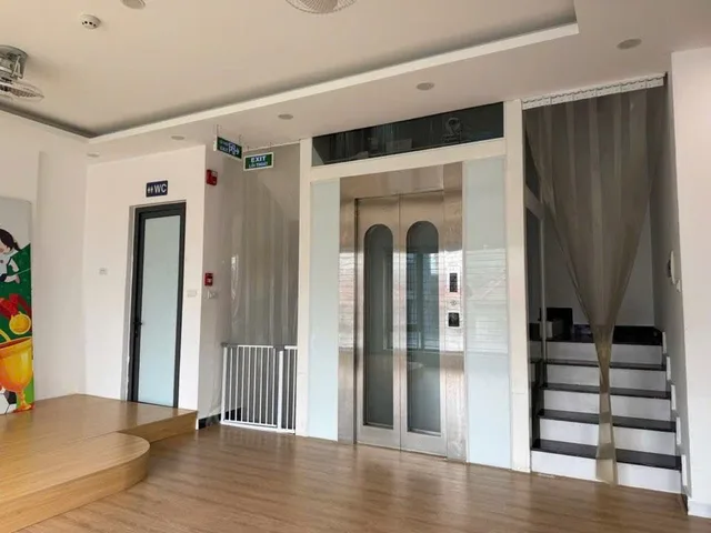 Bán biệt thự Nguyễn Trãi – Giá 66 tỷ – DT 140m² x 6 tầng – MT 25m – Lô góc mặt phố, Thang máy