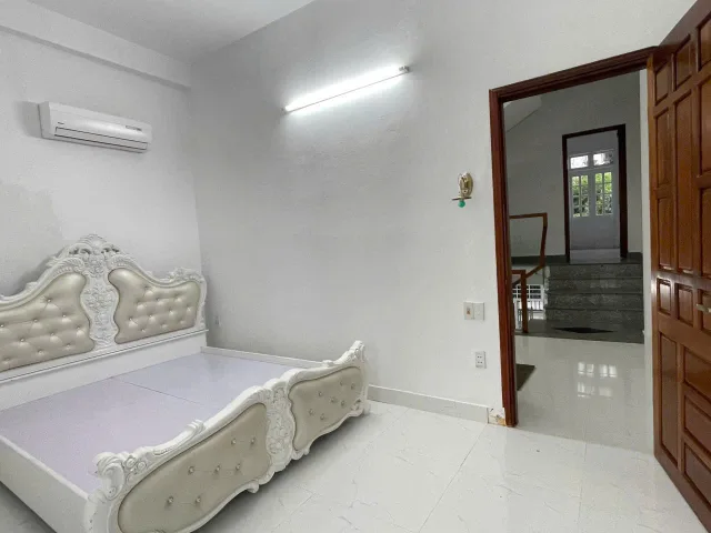 Bán nhà mặt tiền 3 tầng DTSD 198m2 , 7 tỷ x, Nguyễn Thị Hồng, Sơn Trà, Đà Nẵng