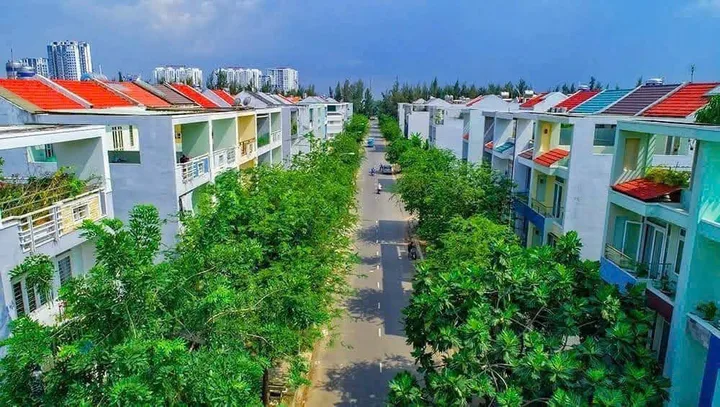 Bán đất lô J đường 16m  KDC Sadeco Phước kiển  , DT: 5x20.Giá :11,4 tỷ