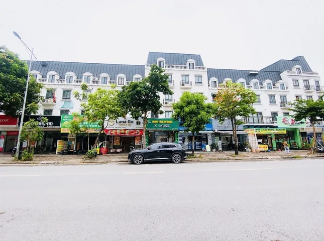 Bán Nhà riêng 75m2 có sẵn 75 m2 thổ cư giá 20 tỷ tại Phường Phú La Quận Hà Đông Hà Nội