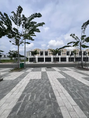 BÁN NHÀ LỘ LIÊN HƯƠNG, RẠCH GIÁ, DT 5x25M, CÓ VỈA HÈ 10M, SÂN TRƯỚC 6M, GIÁ CHỈ HƠN 3 TỶ