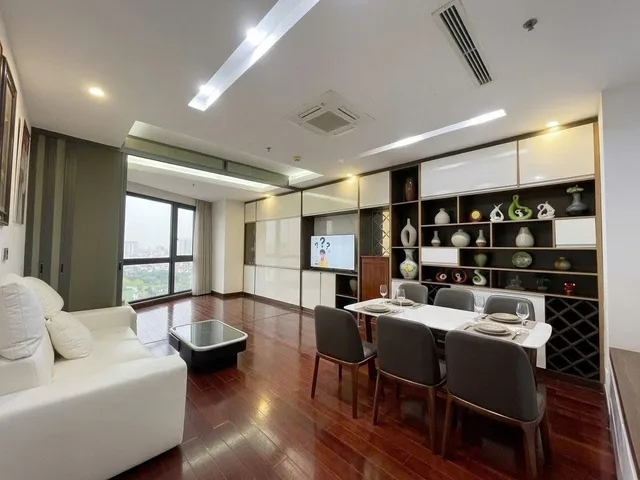 Căn hộ Royal City 131m2 x 3PN 💥 View bể bơi cực đẹp — Không gian thượng lưu — Tầm giá 14 tỷ