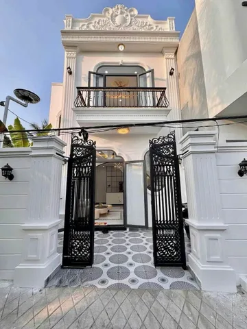 CĂN NHÀ 2 TẦNG CAO CẤP, Cách Đường Nguyễn Trung Trực chỉ 60m. TP.Mỹ Tho cũ.