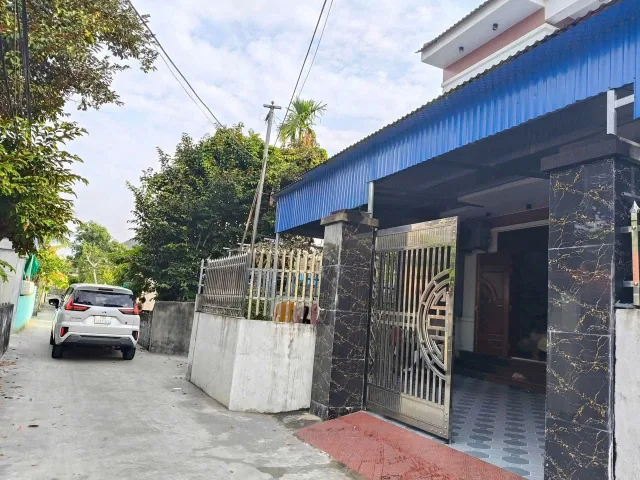 Chủ  tiền bán cắt lỗ lô đất đẹp ko chút lỗi lầm nhỏ tại thôn 11 cũ hợp thành.l/h:076.231.9990 em Thuý
 Nay thuộc tdp6 7 phường Lê ích mộc 
Dt 100 m. Mặt tiền rộng 5m 
Khu dân cư đông đúc toàn nhà cao tầng 
Đường thông ôtô 7 chỗ. Cách trục đường trải n