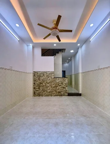 Bán nhà Phạm Văn Chí-Nhà Đẹp Ở Ngay-4 Tầng 4PN -DT 36M2- Giá 6 TỶ28