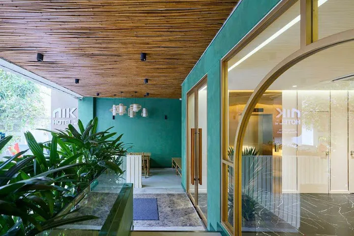 Khách sạn NiK cách ngã 6 Phù Đổng 50m .
- Địa chỉ: 7/9-10 Nguyễn Trãi ,phường Bến Thành ( Quận 1 cũ)
- Hẻm 6m nhà đẹp nằm ngay vòng xoay Lý Thái Tổ ,Phạm Hồng Thái ,Lý Tự Trọng 
110 tỷ