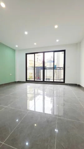 BÁN NHÀ ĐỖ NHUẬN-42M2-7 TẦNG-MT 4.8M-THANG MÁY-Ô TÔ NHỎ ĐỖ CỬA --CẠNH CV HOÀ BÌNH-NHỈNH 14 TỶ