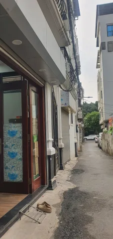 NHÀ LÔ GÓC PHỐ HOA LÂM  VŨ ĐỨC THẬN 32M²  5 TẦNG, Ô TÔ ĐỖ CẠNH CỬA, THOÁNG SÁNG