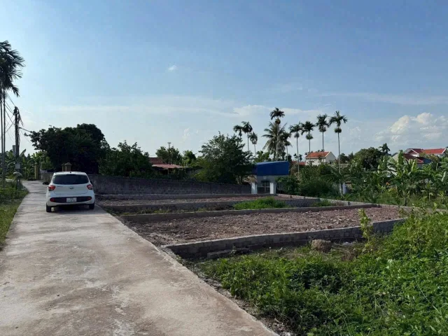 🍀🍀Chỉ còn 2 lô cực đẹp, Hoà Bình, Thuỷ Nguyên, Hải Phòng.l/h:076.231.9990 em Thuý

- Vị trí trung tâm, ngõ ô tô đỗ cửa
- Đi dự án Vlasta, TT thương mại Núi Đèo chỉ vài trăm mét
- Phù hợp đầu tư, xây nhà ở định cư lâu dài
- Hướng : Tây Nam . Giá : 1 t