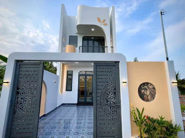 NHÀ TRỆT LẦU KHU PHỐ LONG HÒA A ĐƯỜNG Ô TÔ GẦN ĐƯỜNG HUYỆN 09C