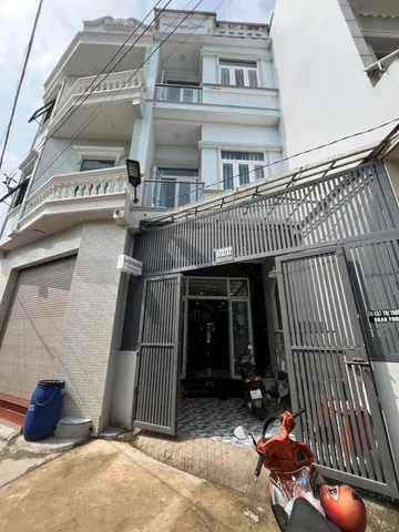 Nhà 2 lầu 1 trệt 3.4 tỷ_96 m2 gần chợ Bửu  Hòa