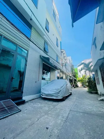 BÁN NHÀ 5 TẦNG KIỆT OTO NGUYỄN HỮU THỌ ,DTSD ~200M2 4PN GẦN SÂN BAY, GẦN TRUNG TÂM DI CHUYỂN THUẬN LỢI CHỈ 5.X TỶ NHỎ XÍU