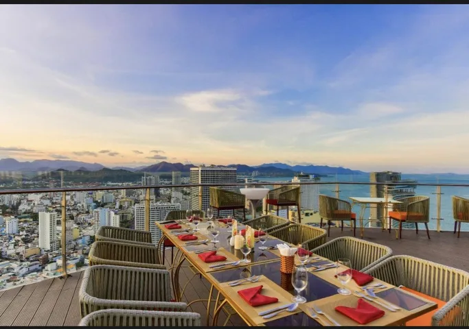 Bán nhà hàng - Khách sạn: Bán khách sạn 5* nha trang, 5-STAR HOTEL FOR SALE IN L