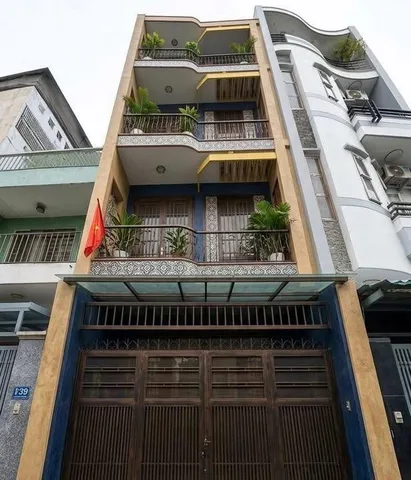🔥 Bán gấp nhà đẹp ngay đường Đoàn Thị Điểm giá chỉ 4 tỷ 300 ở Q.Phú Nhuận, 63,7m². SHR hẻm xe hơi 🔥